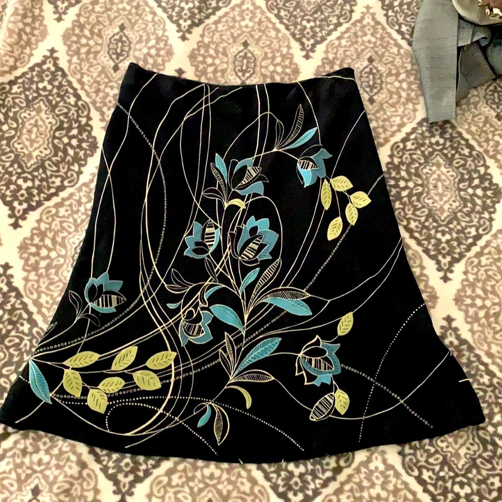 Cute detailing slip skirt